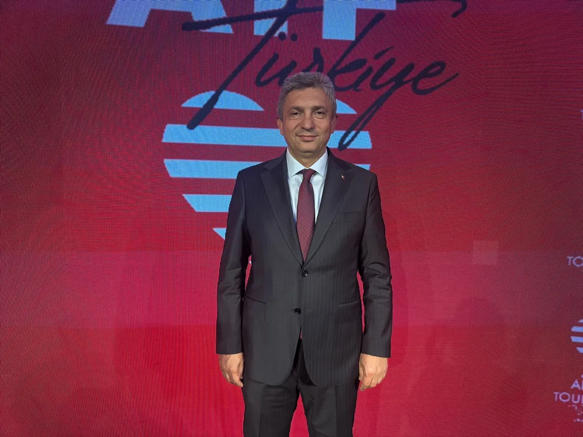 Antalya’ya gelen yabancı turist sayısı 15 milyonu geçti
