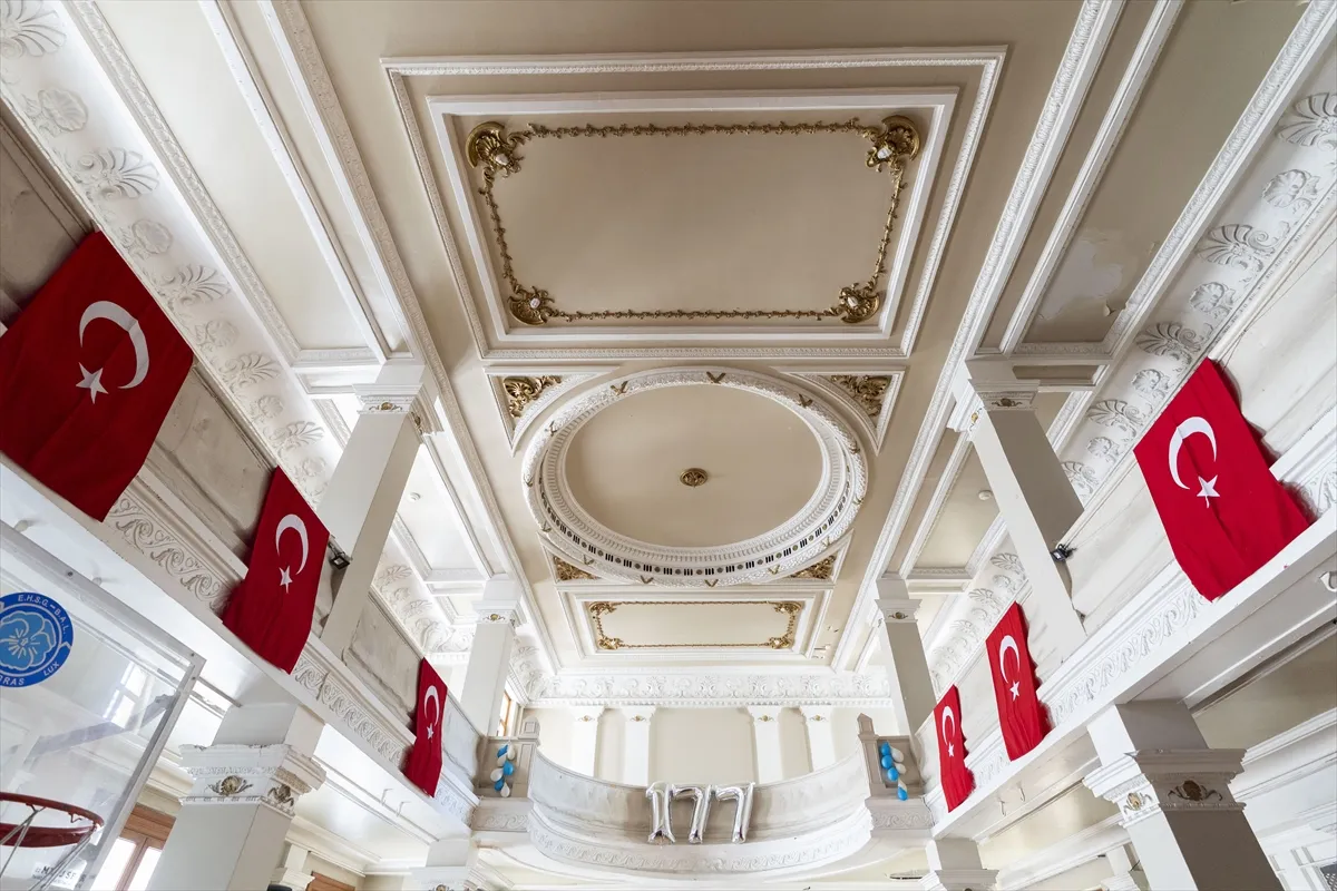 ASIRLIK MEKTEPLER - Savaşlar nedeniyle üç kez kapanan Beyoğlu Anadolu Lisesi 177 yıldır ayakta ASIRLIK MEKTEPLER - Savaşlar nedeniyle üç kez kapanan Beyoğlu Anadolu Lisesi 177 yıldır ayakta