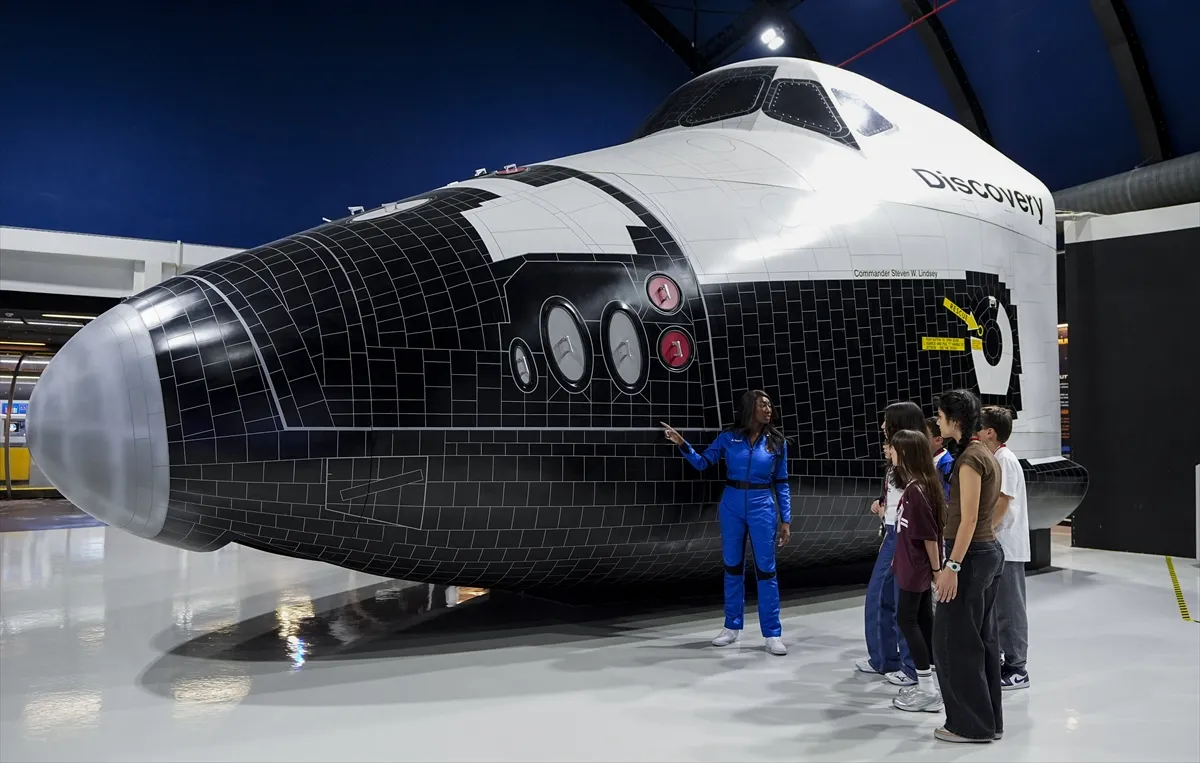 Astronot Bowe, Türk gençlerinin uzay ve havacılık alanındaki potansiyeline dikkati çekti Astronot Bowe, Türk gençlerinin uzay ve havacılık alanındaki potansiyeline dikkati çekti