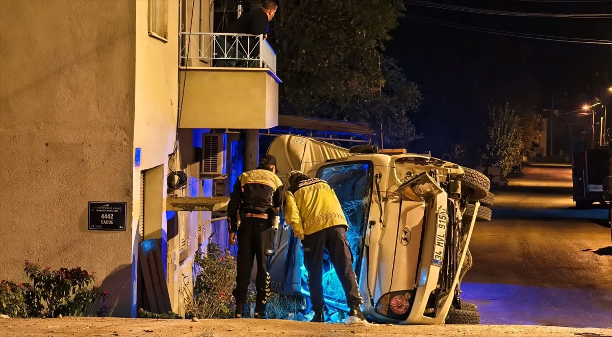Aydın’da devrilen kamyonetin sürücüsü öldü Aydın’da devrilen kamyonetin sürücüsü öldü