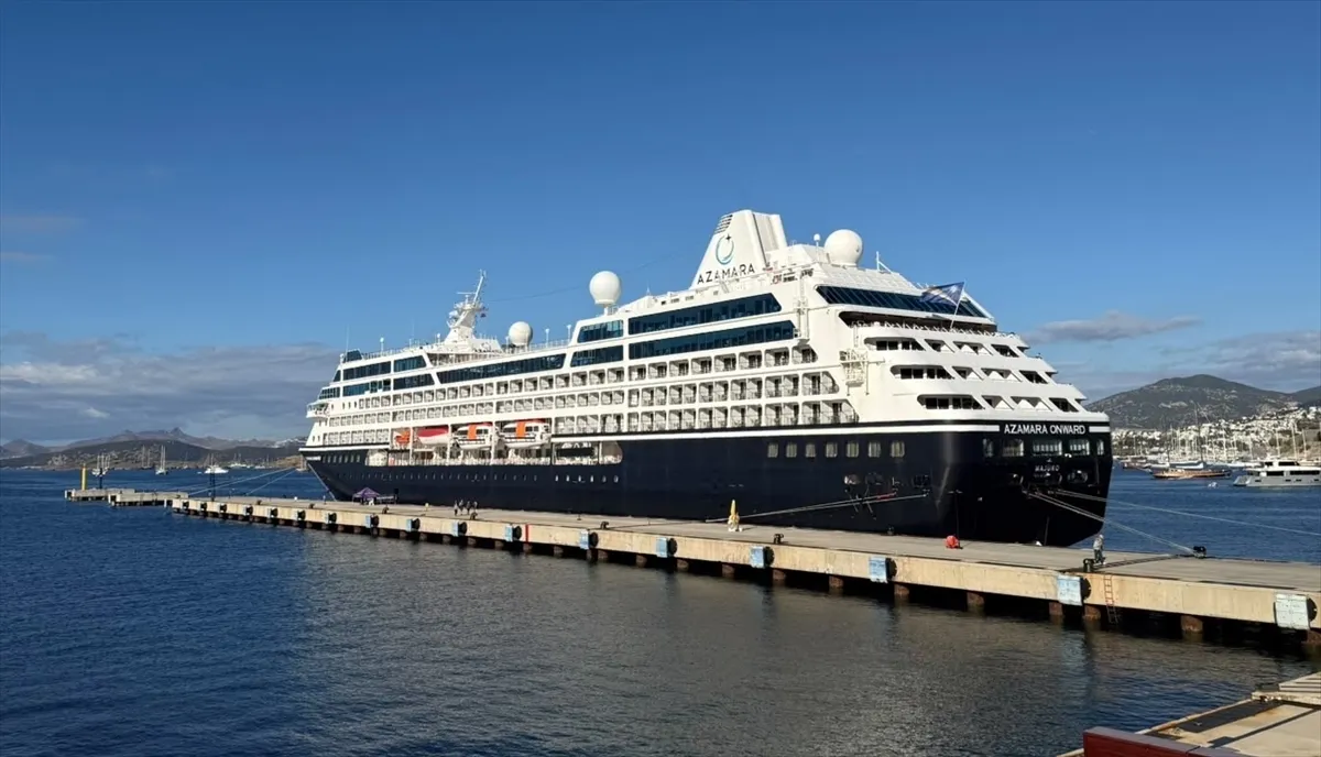 Azamara Onward kruvaziyeri Bodrum’a 664 turist getirdi Azamara Onward kruvaziyeri Bodrum’a 664 turist getirdi