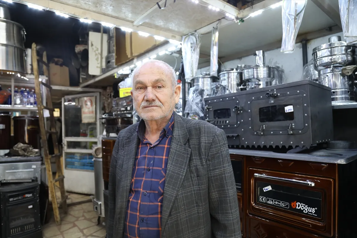 Baba ve dede mesleği sobacılığı yarım asırdır sürdürüyor Baba ve dede mesleği sobacılığı yarım asırdır sürdürüyor