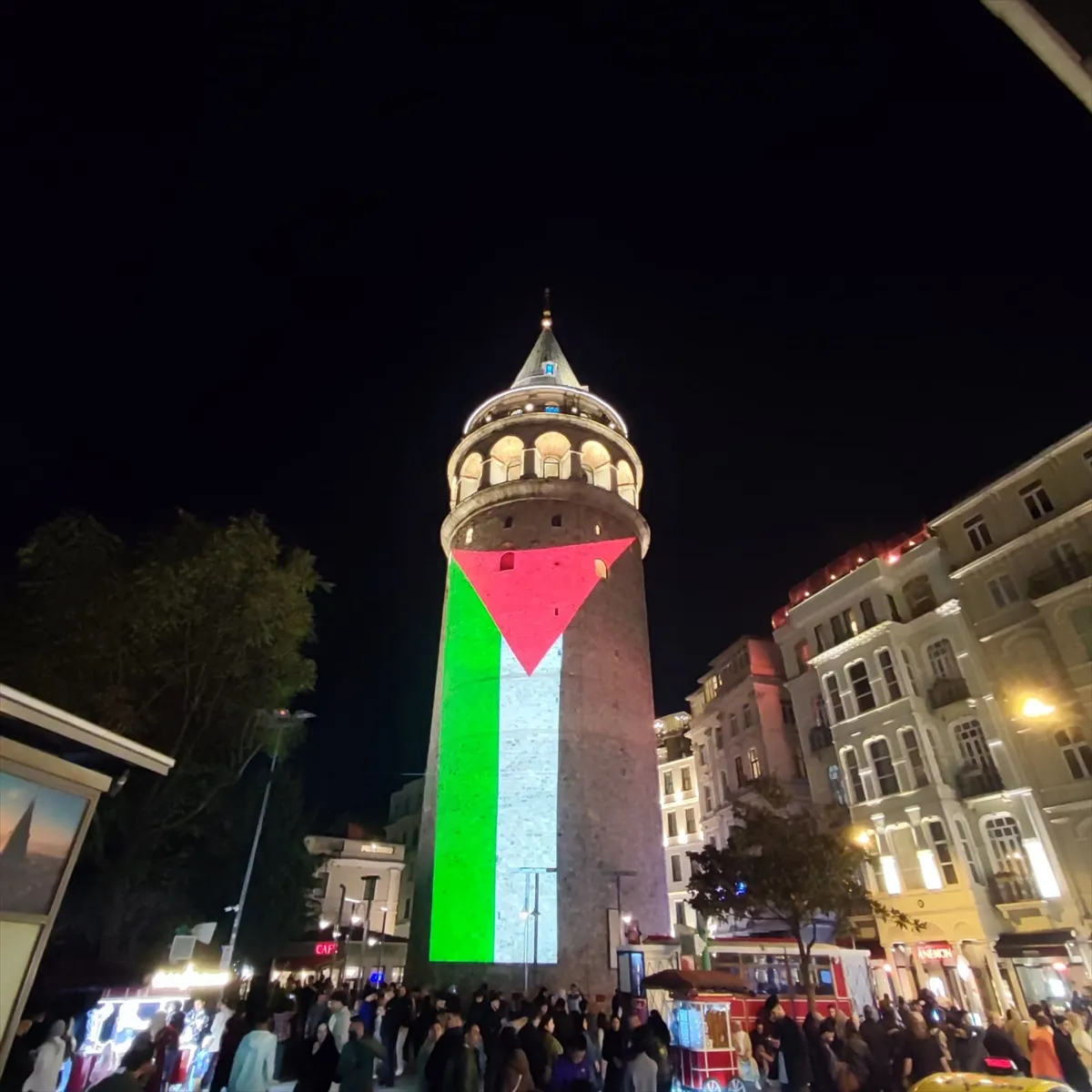 Bakan Ersoy’dan Galata Kulesi’ne Filistin bayrağı yansıtılmasına ilişkin paylaşım