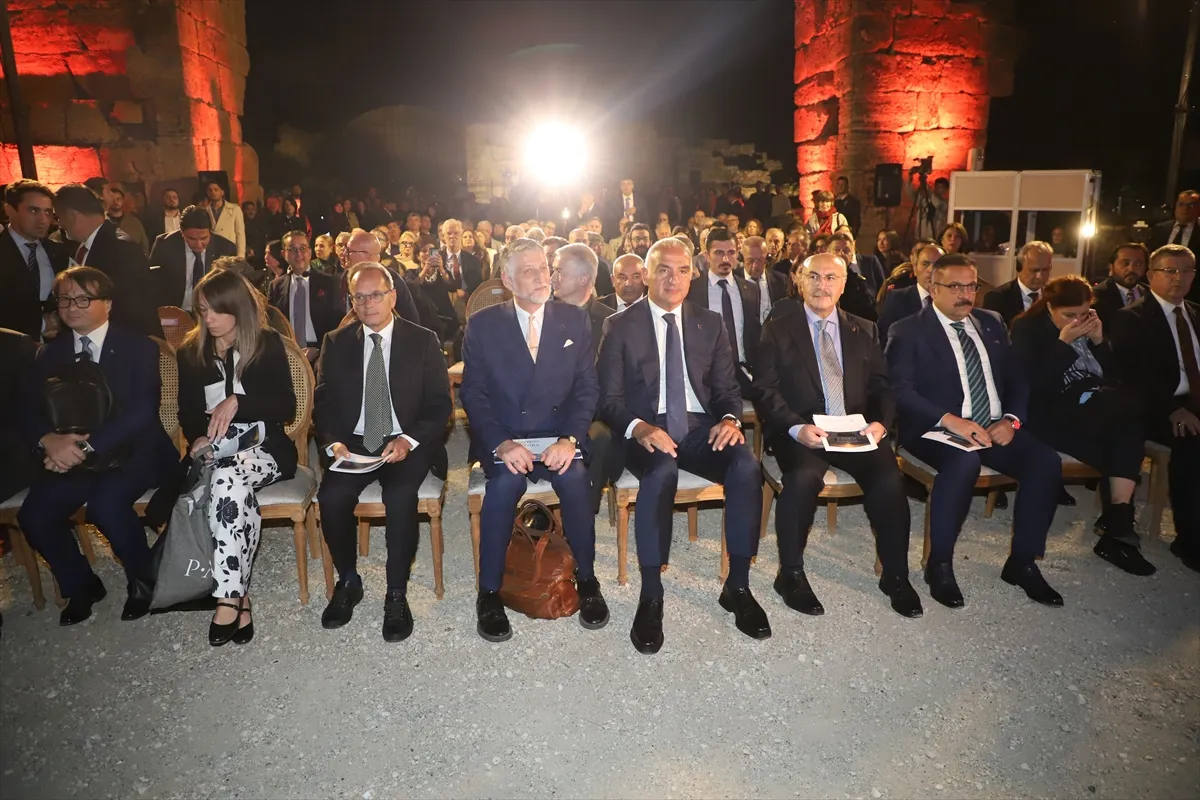 Bakan Ersoy, Denizli’de 17. İtalyan Arkeoloji Misyonları Sempozyumu’nda konuştu Bakan Ersoy, Denizli’de 17. İtalyan Arkeoloji Misyonları Sempozyumu’nda konuştu