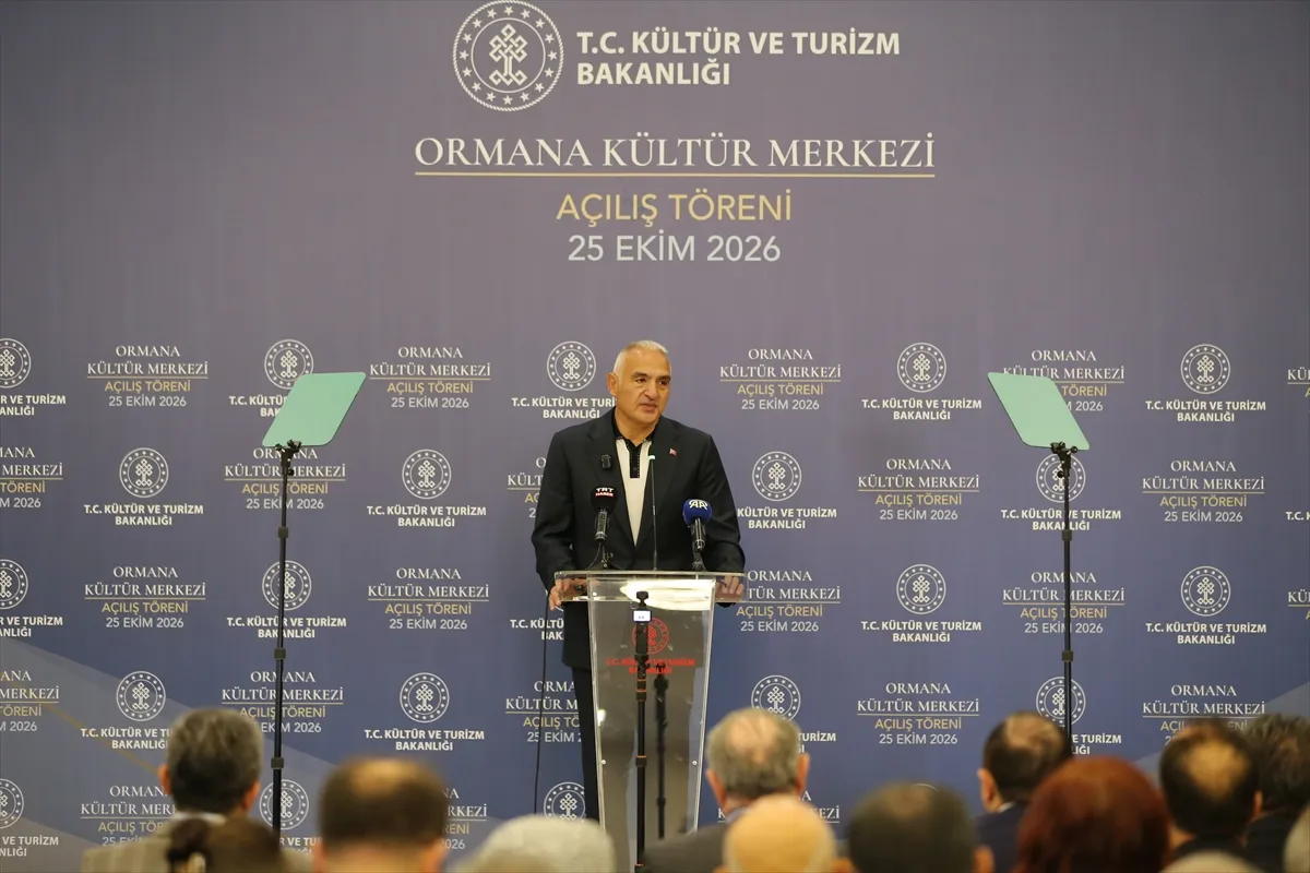 Bakan Ersoy, Ormana Kültür Merkezi ile ailesince yaptırılan İbradı Gençlik Merkezi açılışına katıldı