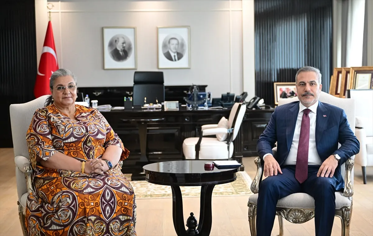 Bakan Fidan, BM Genel Sekreteri’nin Libya Özel Temsilcisi Tetteh ile görüştü Bakan Fidan, BM Genel Sekreteri’nin Libya Özel Temsilcisi Tetteh ile görüştü
