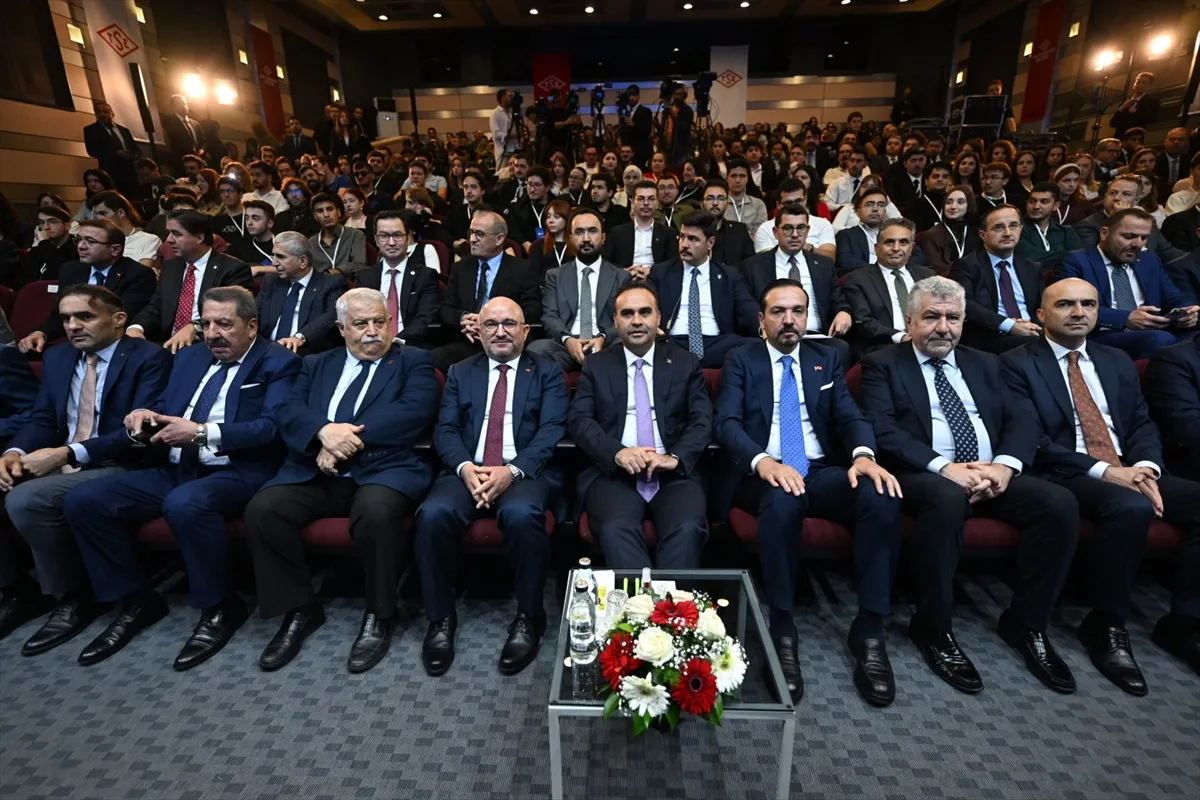 Bakan Kacır, Enerji Dönüşümünün Güvencesi: Standartlar programında konuştu Bakan Kacır, Enerji Dönüşümünün Güvencesi: Standartlar programında konuştu