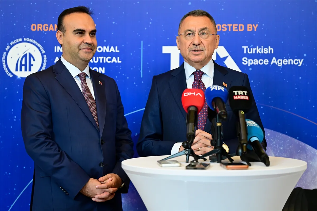 Bakan Kacır, Türkiye’nin uzay alanındaki hedeflerini Antalya’da anlattı