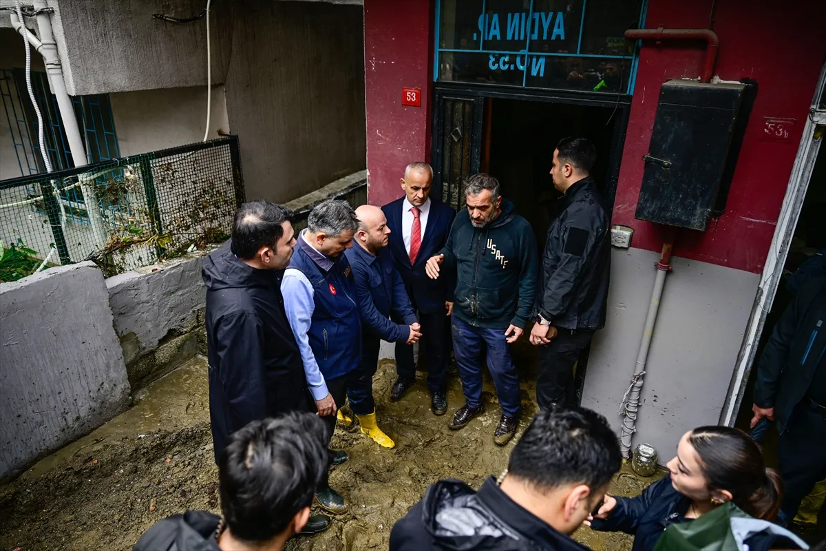 Bakan Kurum ve Bakan Çiftçi, Sarıyer’de incelemelerde bulundu