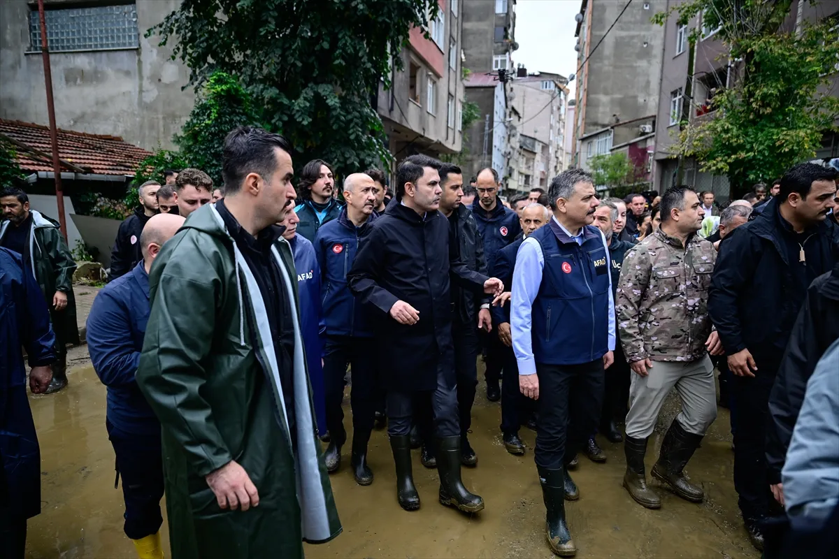 Bakan Kurum ve Bakan Çiftçi, Sarıyer’de incelemelerde bulundu