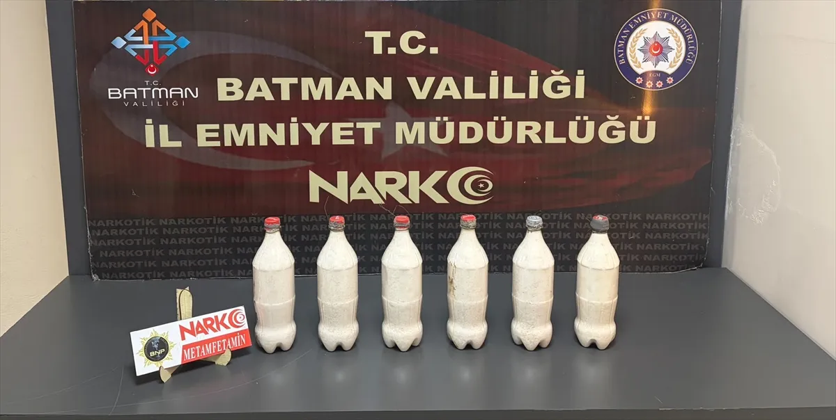 Batman’da aracın yakıt deposunda 5 kilo 200 gram sentetik uyuşturucu ele geçirildi Batman’da aracın yakıt deposunda 5 kilo 200 gram sentetik uyuşturucu ele geçirildi