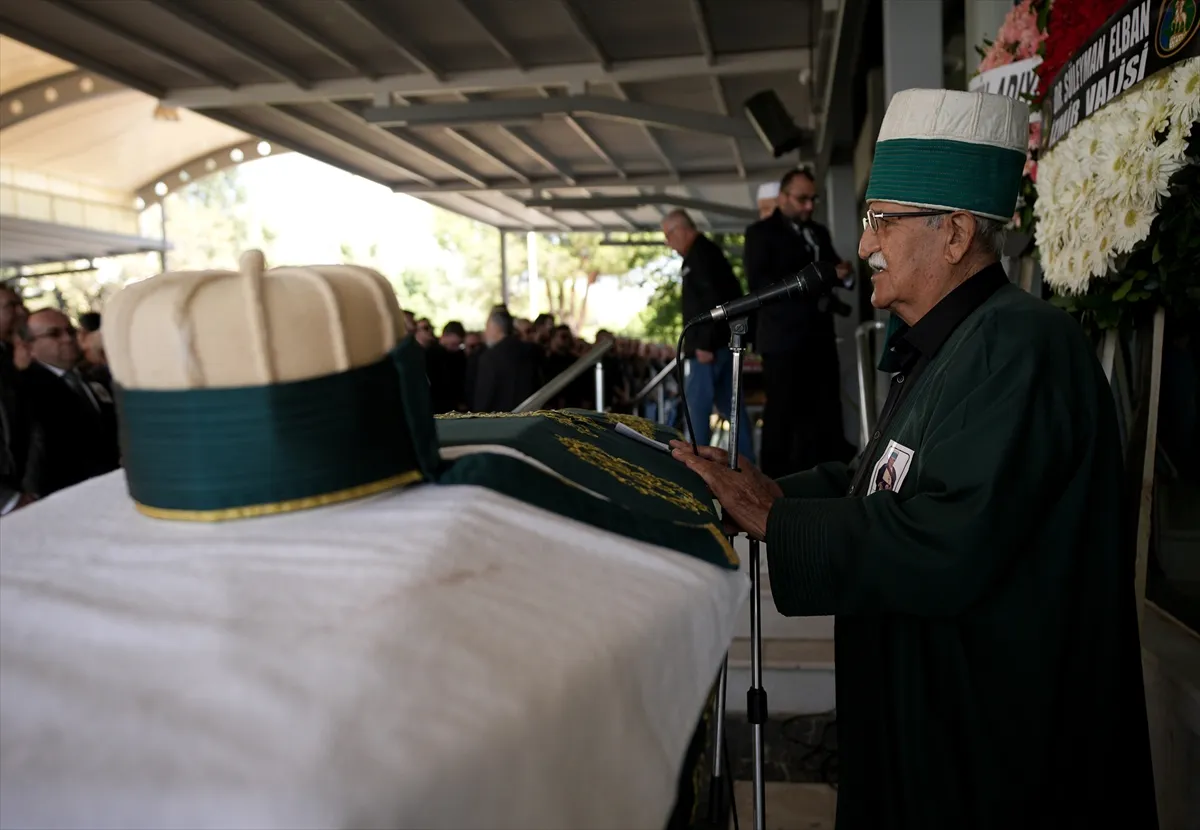 Bektaşi kanaat önderi Ali Haydar Ercan’ın cenazesi, İzmir’de toprağa verildi Bektaşi kanaat önderi Ali Haydar Ercan’ın cenazesi, İzmir’de toprağa verildi