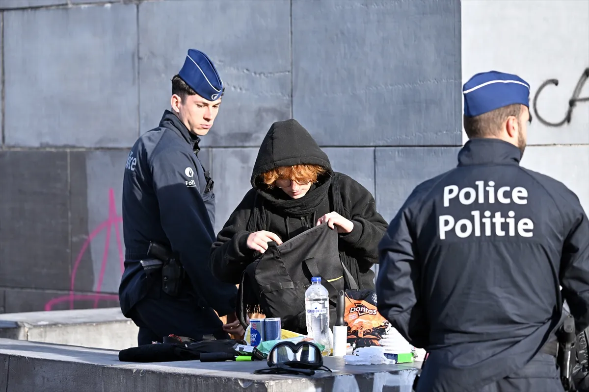 Belçika’da hükümet karşıtı gösteri, gerginliklerin ardından polis müdahalesiyle sona erdi (GÜNCELLEME) Belçika’da hükümet karşıtı gösteri, gerginliklerin ardından polis müdahalesiyle sona erdi (GÜNCELLEME)
