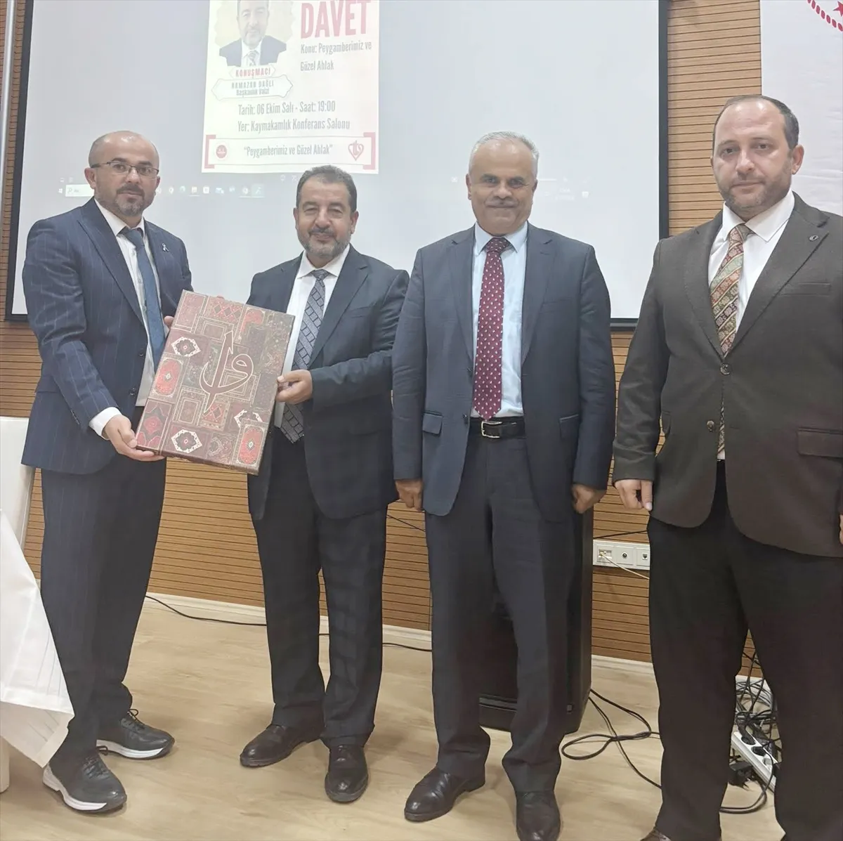 Beypazarı’nda Peygamberimiz ve Güzel Ahlak konferansı dünenlendi Beypazarı’nda Peygamberimiz ve Güzel Ahlak konferansı dünenlendi