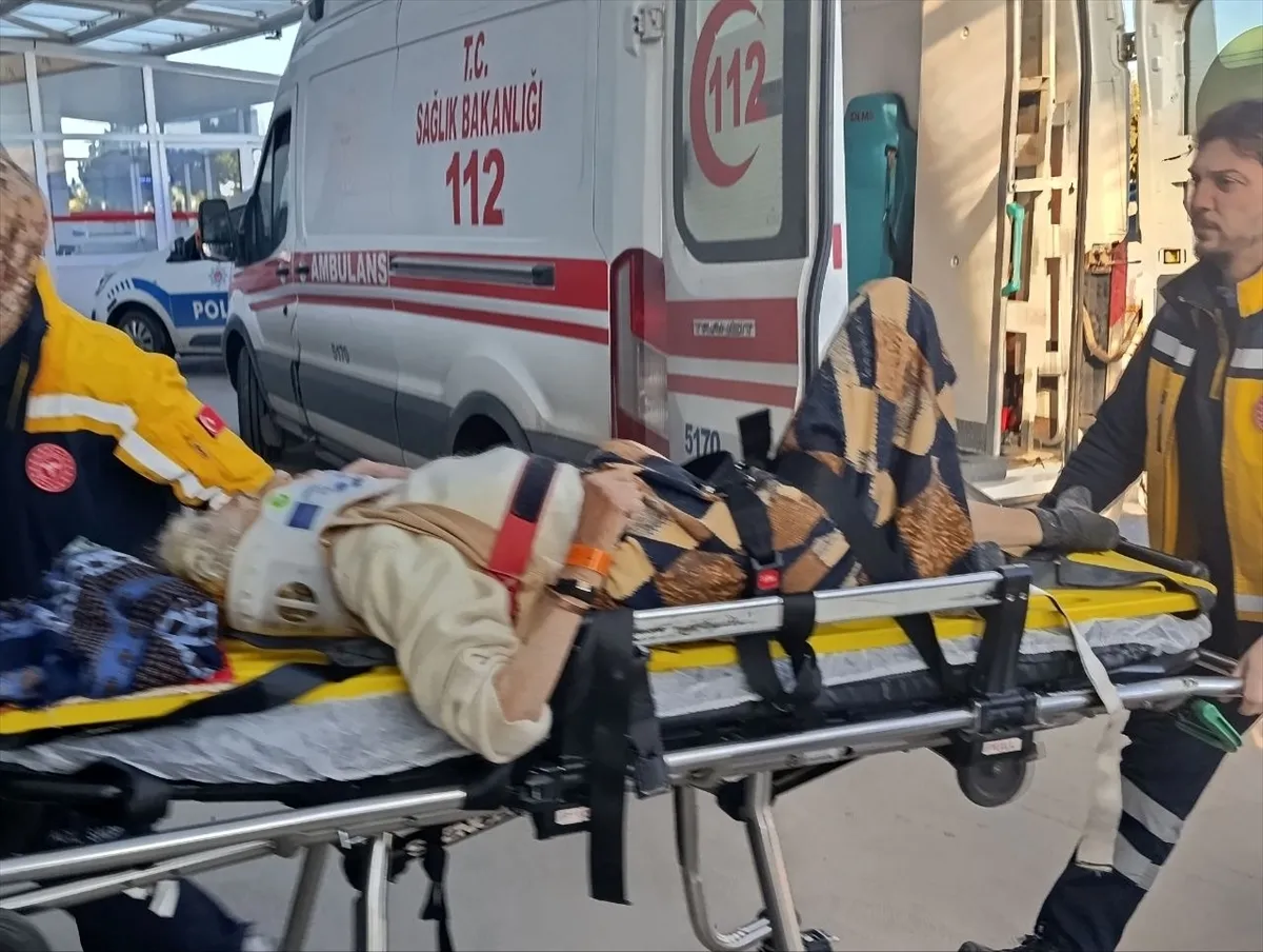 Beyşehir’de apartmanın ikinci katından düşen kadın yaralandı Beyşehir’de apartmanın ikinci katından düşen kadın yaralandı