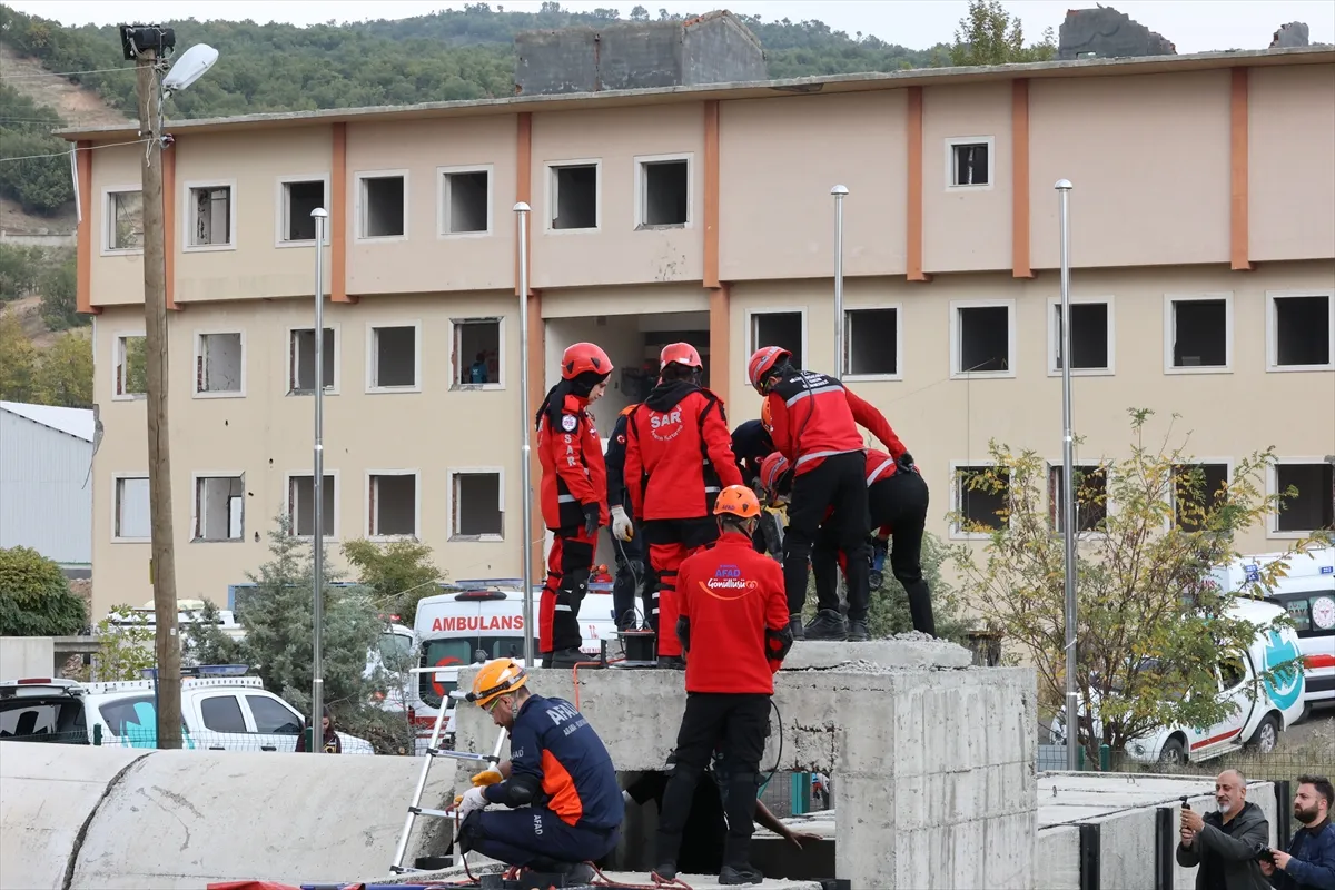 Bingöl’de UMKE koordinesinde 200 personelli deprem tatbikatı yapıldı Bingöl’de UMKE koordinesinde 200 personelli deprem tatbikatı yapıldı