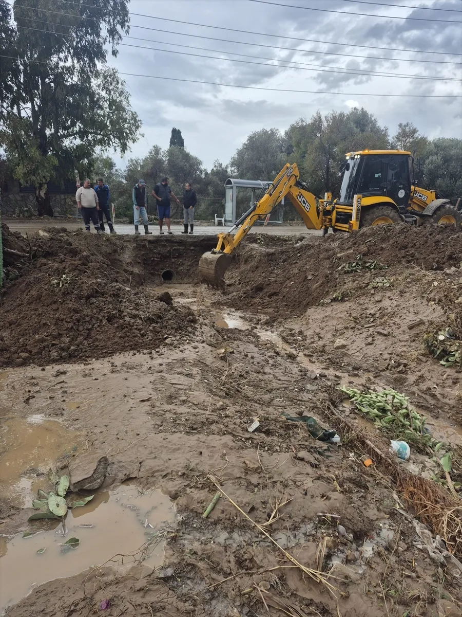 Bodrum’da sağanak yaşamı olumsuz etkiliyor Bodrum’da sağanak yaşamı olumsuz etkiliyor