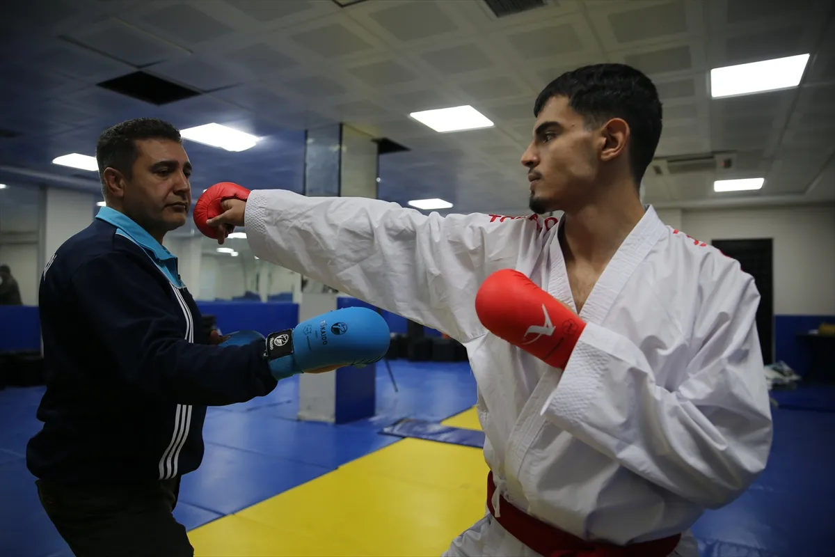 Boş zamanını değerlendirmek için başladığı karatede dünya ikincisi oldu Boş zamanını değerlendirmek için başladığı karatede dünya ikincisi oldu