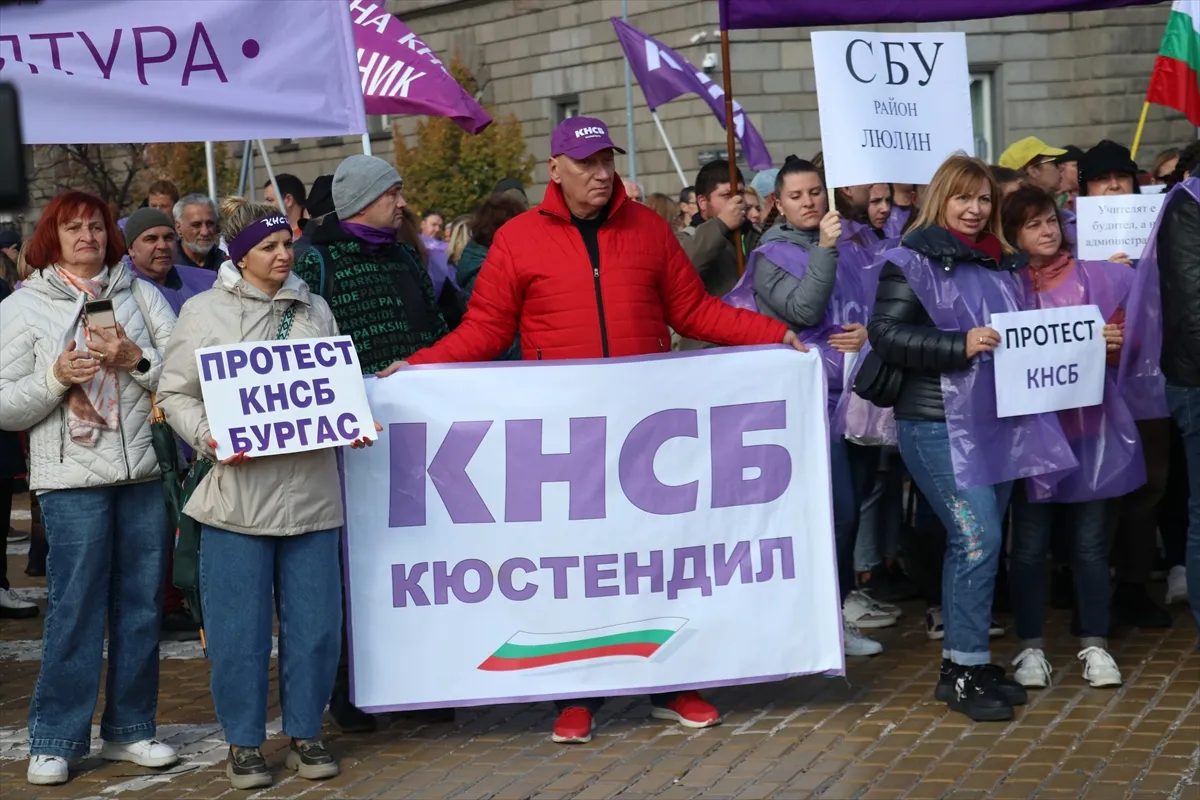 Bulgaristan Bağımsız Sendikalar Konfederasyonu ücret artışı talebiyle protesto düzenledi Bulgaristan Bağımsız Sendikalar Konfederasyonu ücret artışı talebiyle protesto düzenledi