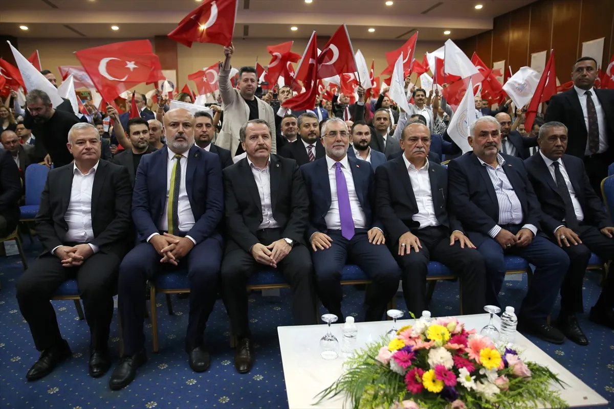 Büro Memur-Sen Genişletilmiş Teşkilat Eğitimi Toplantısını Antalya’da düzenledi