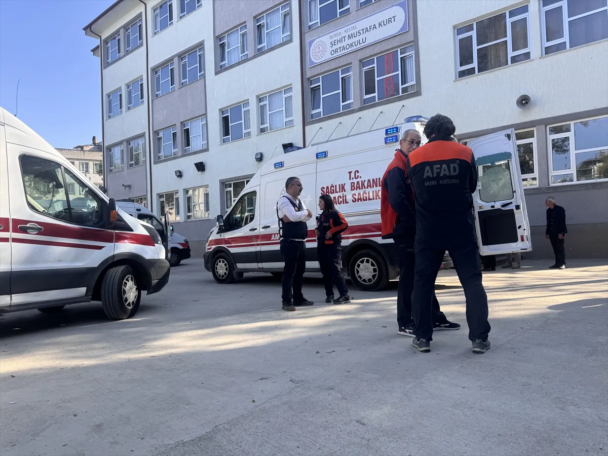 Bursa’da koku ihbarı üzerine tahliye edilen okulda olumsuzluğa rastlanmadı