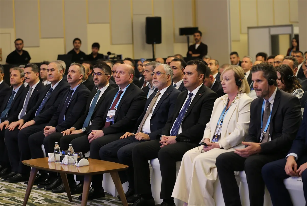 Çalışma ve Sosyal Güvenlik Bakanı Işıkhan, Antalya’da konuştu