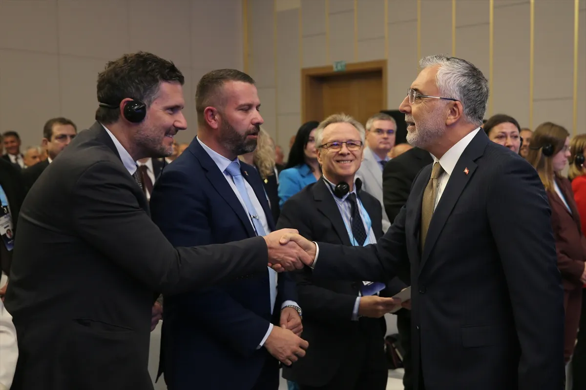 Çalışma ve Sosyal Güvenlik Bakanı Işıkhan, Antalya’da konuştu
