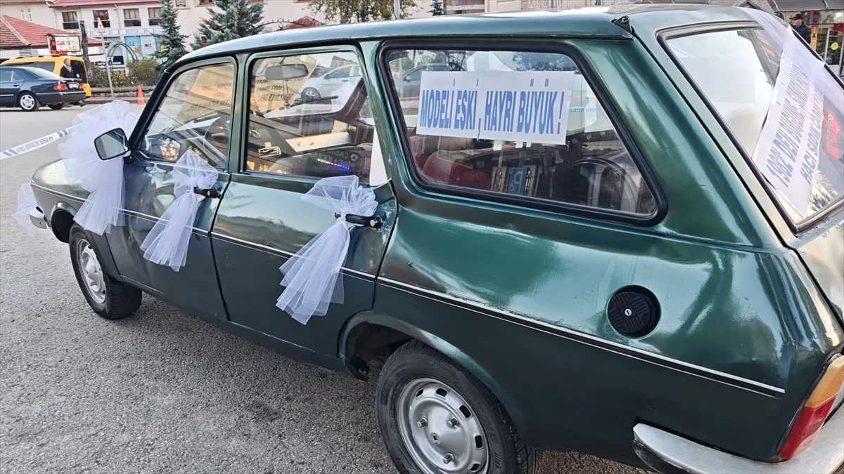 Cami inşasına destek için 44 yıllık otomobilini bağışladı Cami inşasına destek için 44 yıllık otomobilini bağışladı