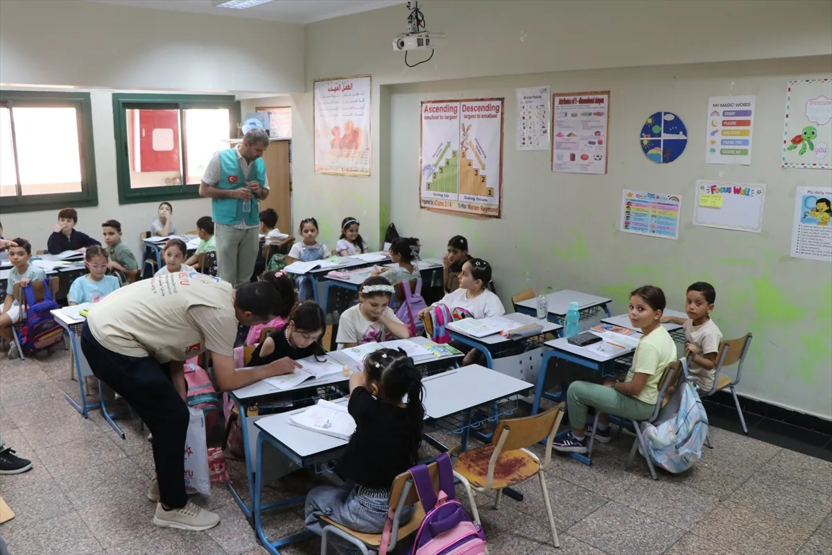 Cansuyu Derneğinden Kahire’deki Gazzeli öğrencilere eğitim desteği Cansuyu Derneğinden Kahire’deki Gazzeli öğrencilere eğitim desteği