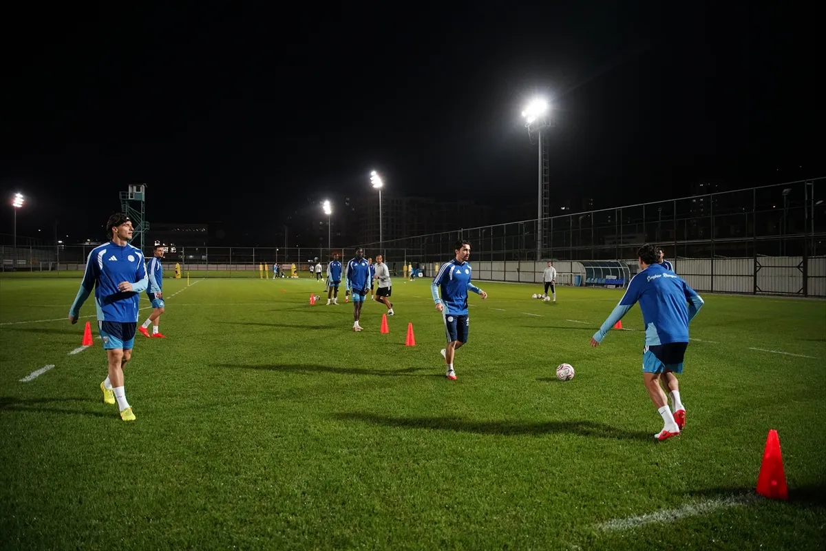 Çaykur Rizespor, Fenerbahçe maçının hazırlıklarına devam etti Çaykur Rizespor, Fenerbahçe maçının hazırlıklarına devam etti