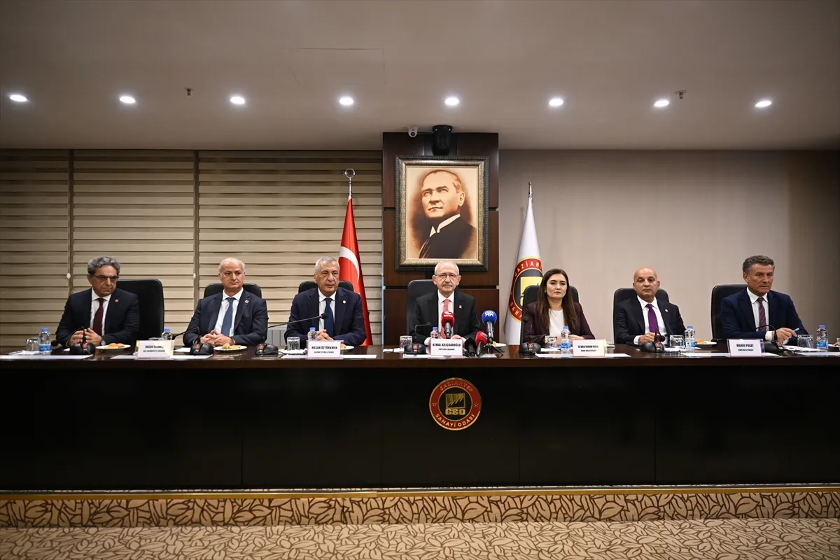 CHP Genel Başkanı Kılıçdaroğlu, Gaziantepli sanayicilerle buluştu CHP Genel Başkanı Kılıçdaroğlu, Gaziantepli sanayicilerle buluştu
