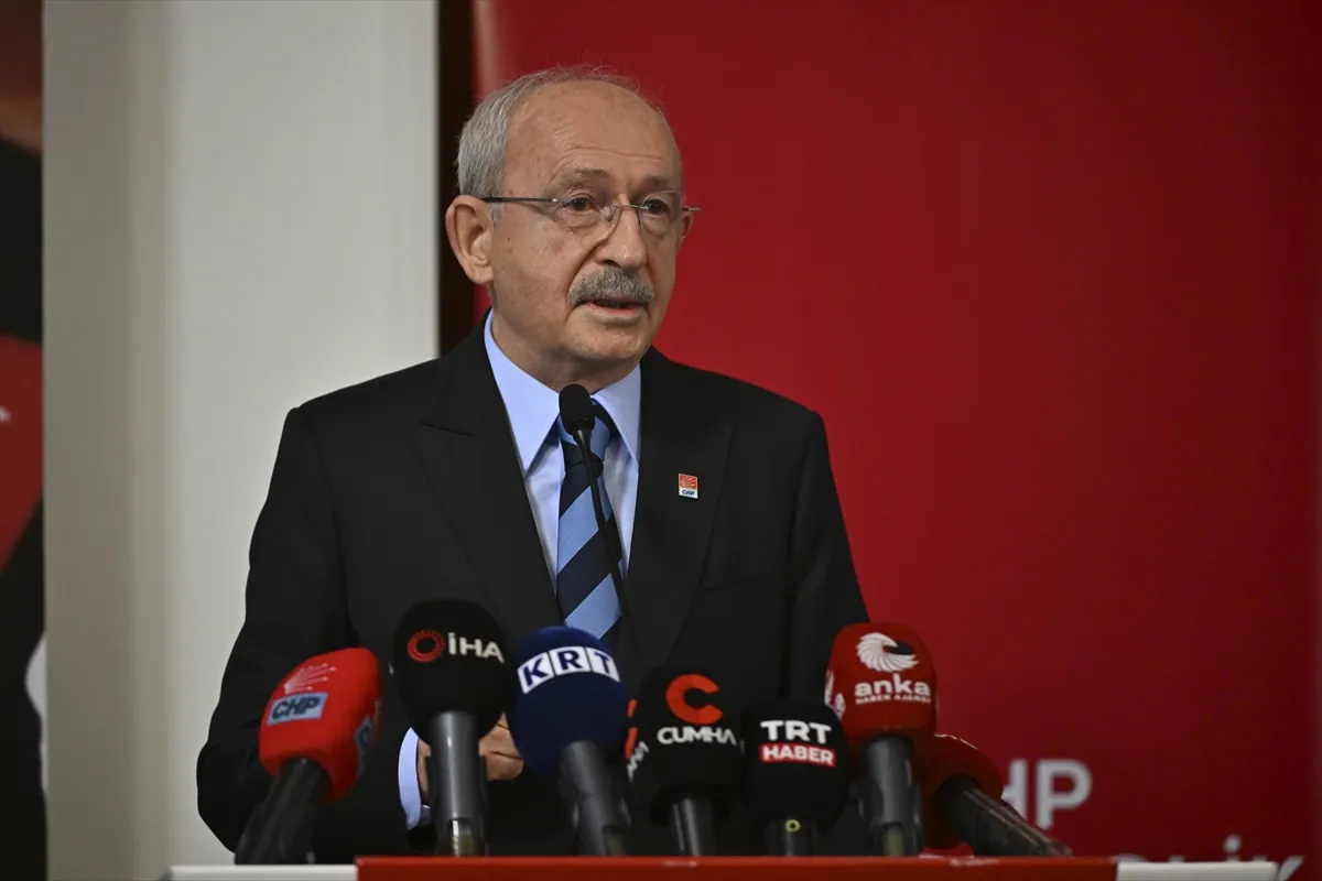 CHP lideri Kılıçdaroğlu’ndan ’siyasi ahlak kanunu’ çağrısı CHP lideri Kılıçdaroğlu’ndan ’siyasi ahlak kanunu’ çağrısı