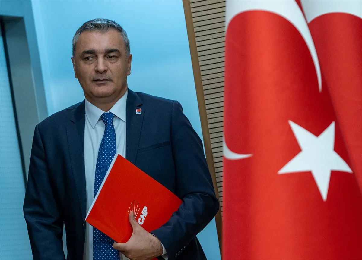 CHP Sözcüsü Sarı, MYK ve PM’ye ilişkin basın toplantısı düzenledi CHP Sözcüsü Sarı, MYK ve PM’ye ilişkin basın toplantısı düzenledi