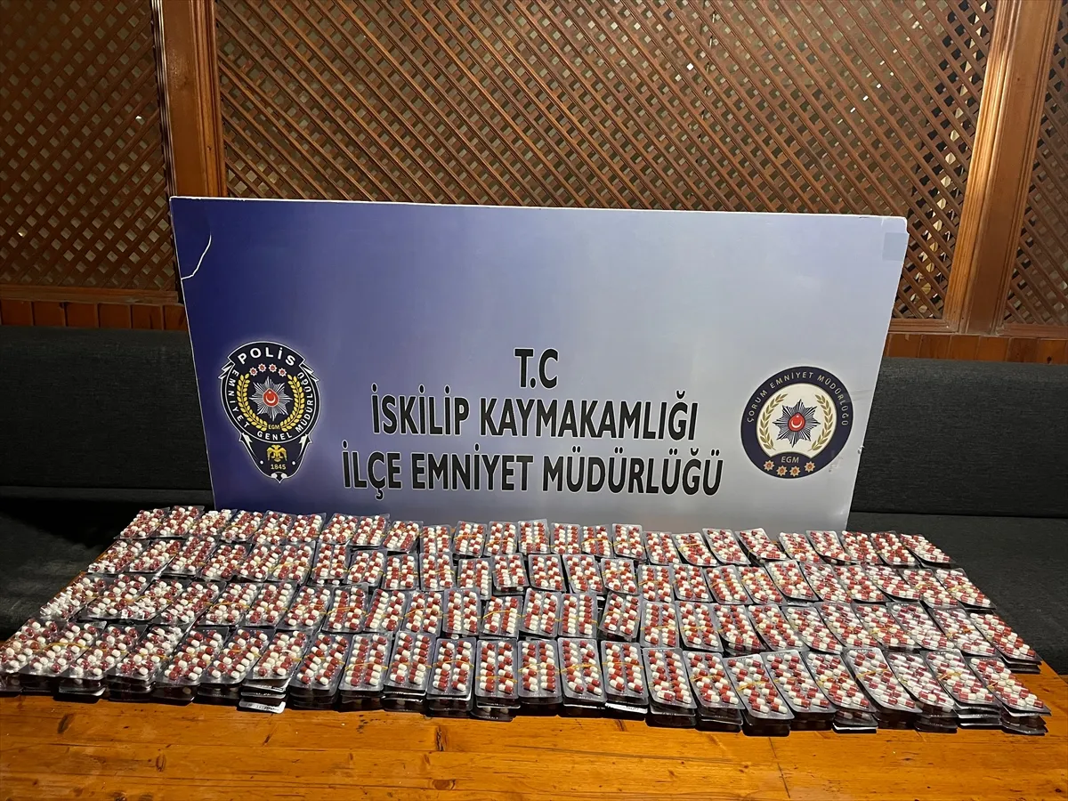 Çorum’da uyuşturucu ticareti yaptığı iddia edilen çift gözaltına alındı Çorum’da uyuşturucu ticareti yaptığı iddia edilen çift gözaltına alındı