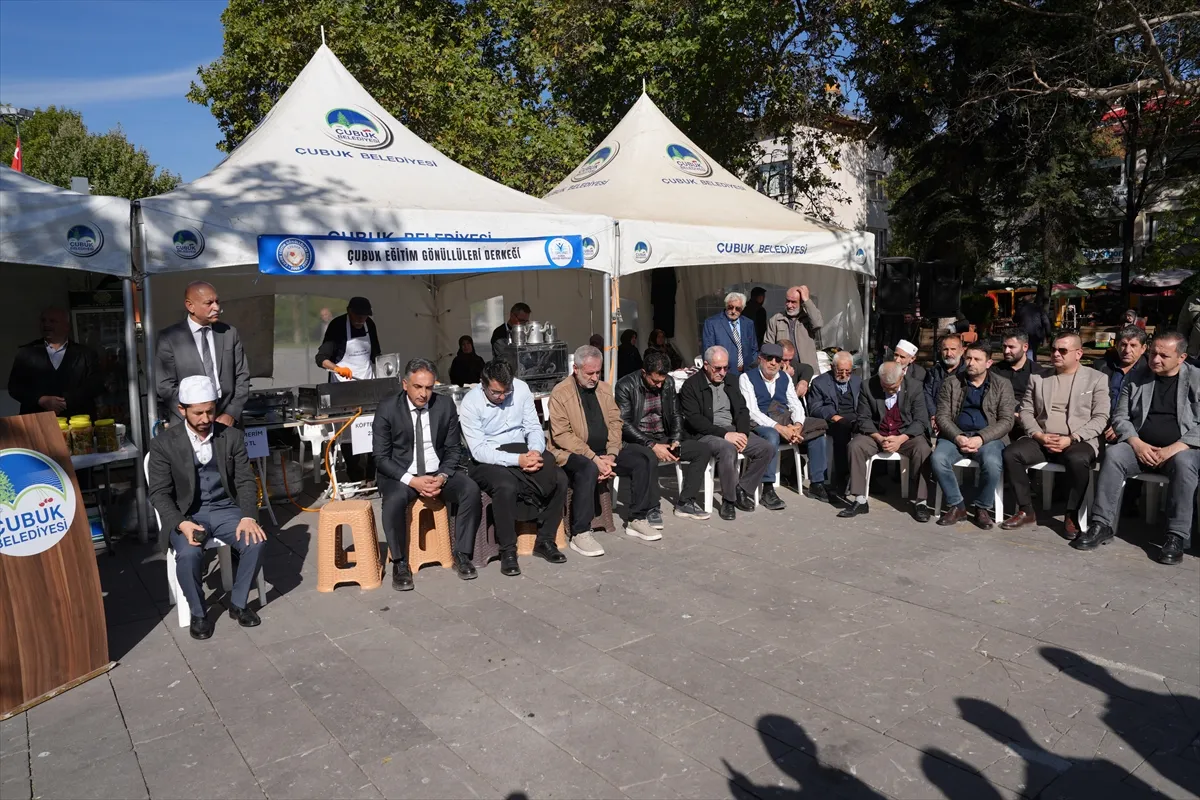 Çubuk’ta gönüllü kadınlar üniversite öğrencilerine burs için kermes düzenledi Çubuk’ta gönüllü kadınlar üniversite öğrencilerine burs için kermes düzenledi
