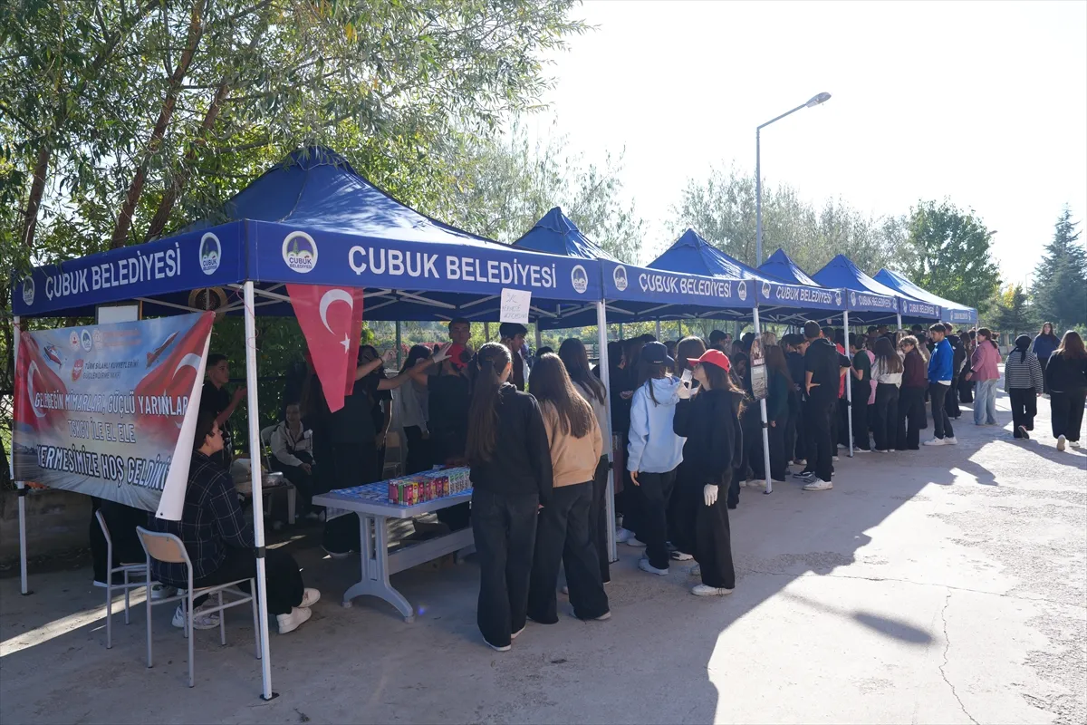 Çubuk’ta öğrencilerden Türk Silahlı Kuvvetlerini Güçlendirme Vakfına destek kermesi