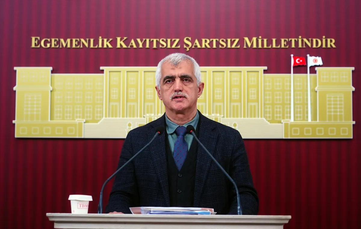 DEM Parti vekillerinden Meclis’te ayrı basın toplantıları