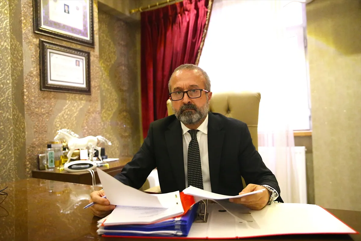 Depremde 77 kişinin öldüğü binayla ilgili dönemin 3 belediye çalışanı hakkında dava açıldı