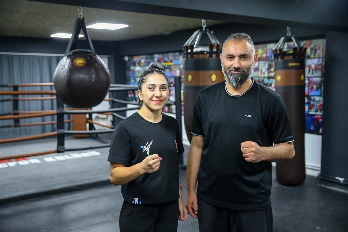 Dünya ve Avrupa şampiyonu Asuman Çığlıoğlu kick boksta yeni başarıların peşinde Dünya ve Avrupa şampiyonu Asuman Çığlıoğlu kick boksta yeni başarıların peşinde