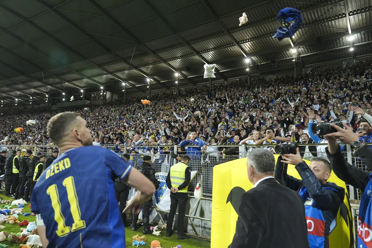 Edin Dzeko, Bosna Hersek Milli Takımı’na veda etti Edin Dzeko, Bosna Hersek Milli Takımı’na veda etti