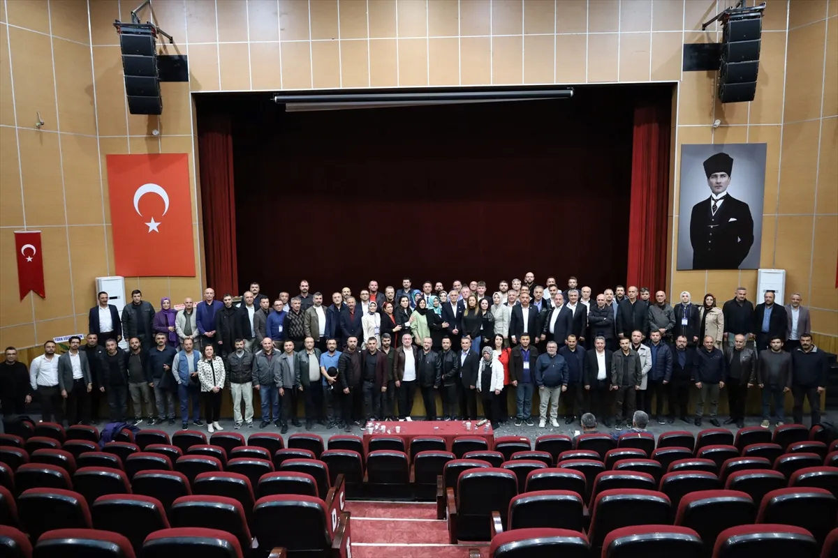 Eğitim-Bir-Sen Sivas Şube Başkanlığına Bahattin Gülez seçildi