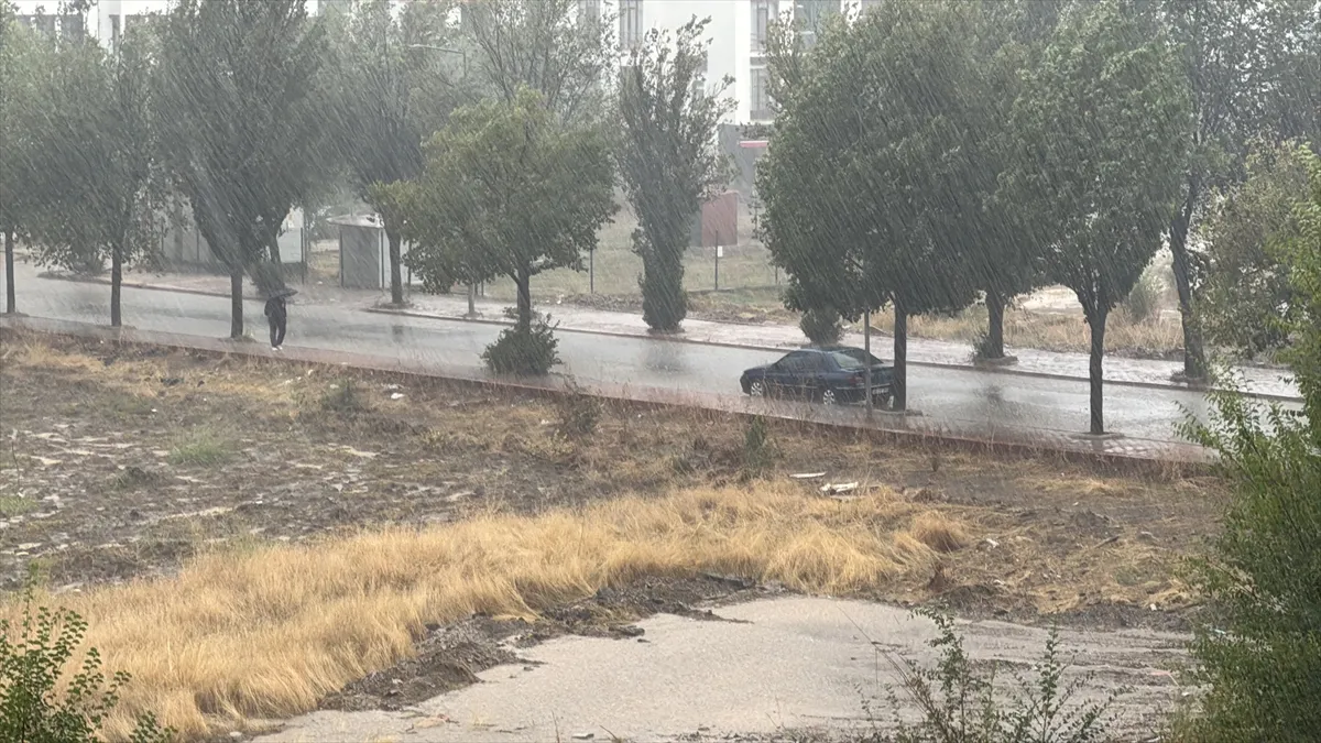 Elazığ’da sağanak etkili oldu Elazığ’da sağanak etkili oldu