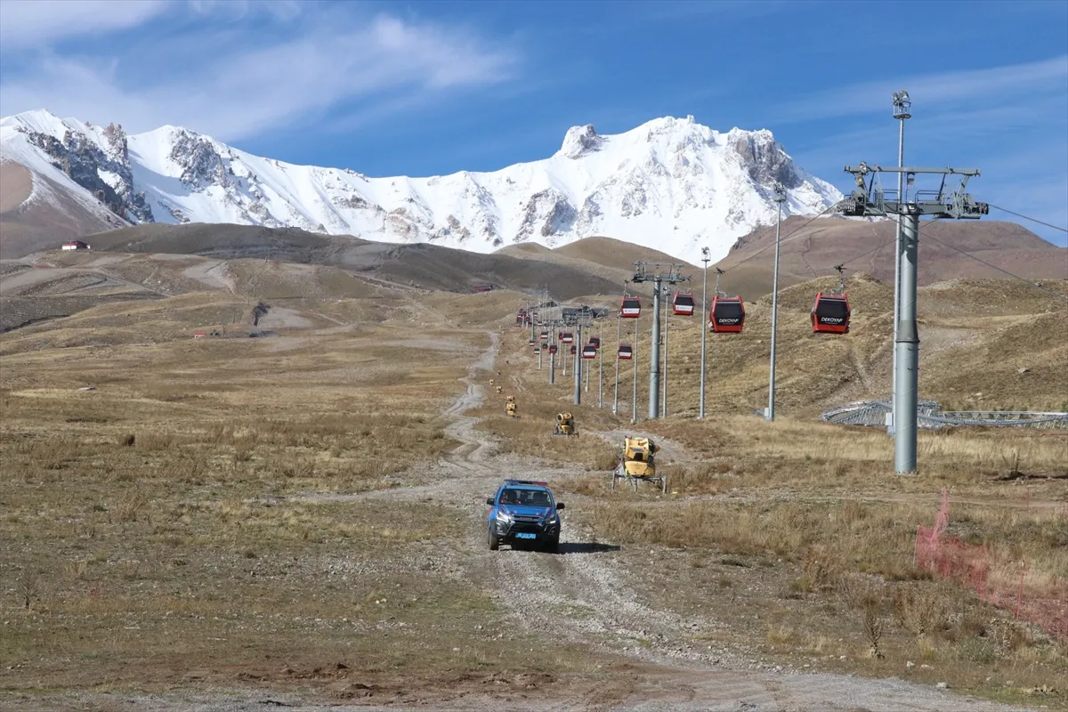 Erciyes’te yabancı uyruklu 2 dağcı için arama kurtarma çalışması başlatıldı