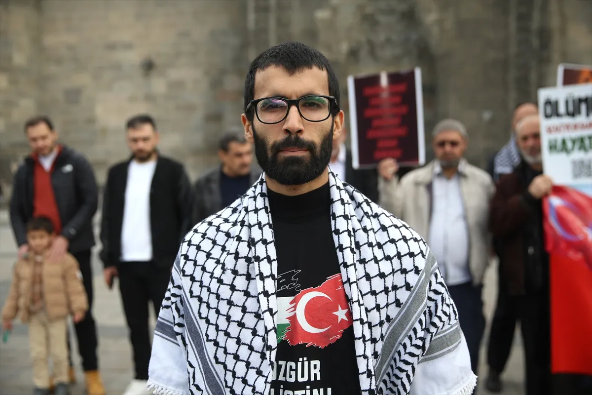 Erzurum’da sağlık çalışanları 154 haftadır Gazze için yürüyor Erzurum’da sağlık çalışanları 154 haftadır Gazze için yürüyor