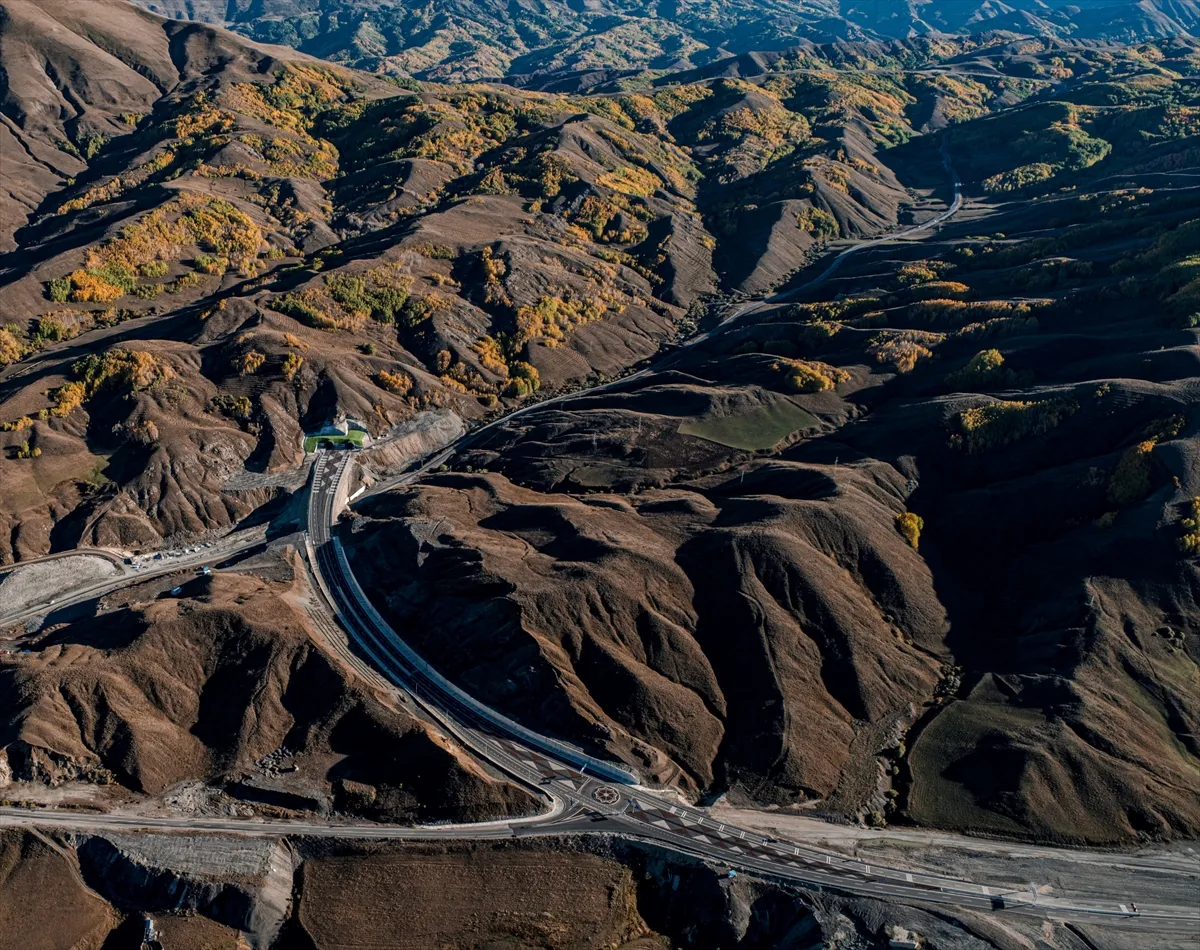 Erzurum-Rize Yolu’ndaki 3 bin 105 metrelik Dallıkavak Tüneli 16 Ekim’de hizmete açılacak Erzurum-Rize Yolu’ndaki 3 bin 105 metrelik Dallıkavak Tüneli 16 Ekim’de hizmete açılacak