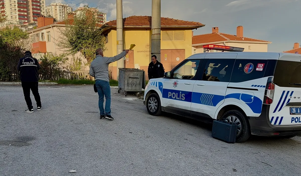 Eskişehir’de bir evin duvarına mermi isabet etti Eskişehir’de bir evin duvarına mermi isabet etti