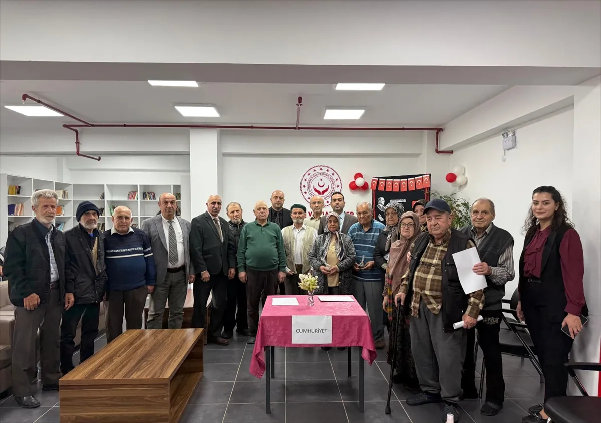 Eskişehir’de huzurevi sakinleri Cumhuriyet’i kutladı