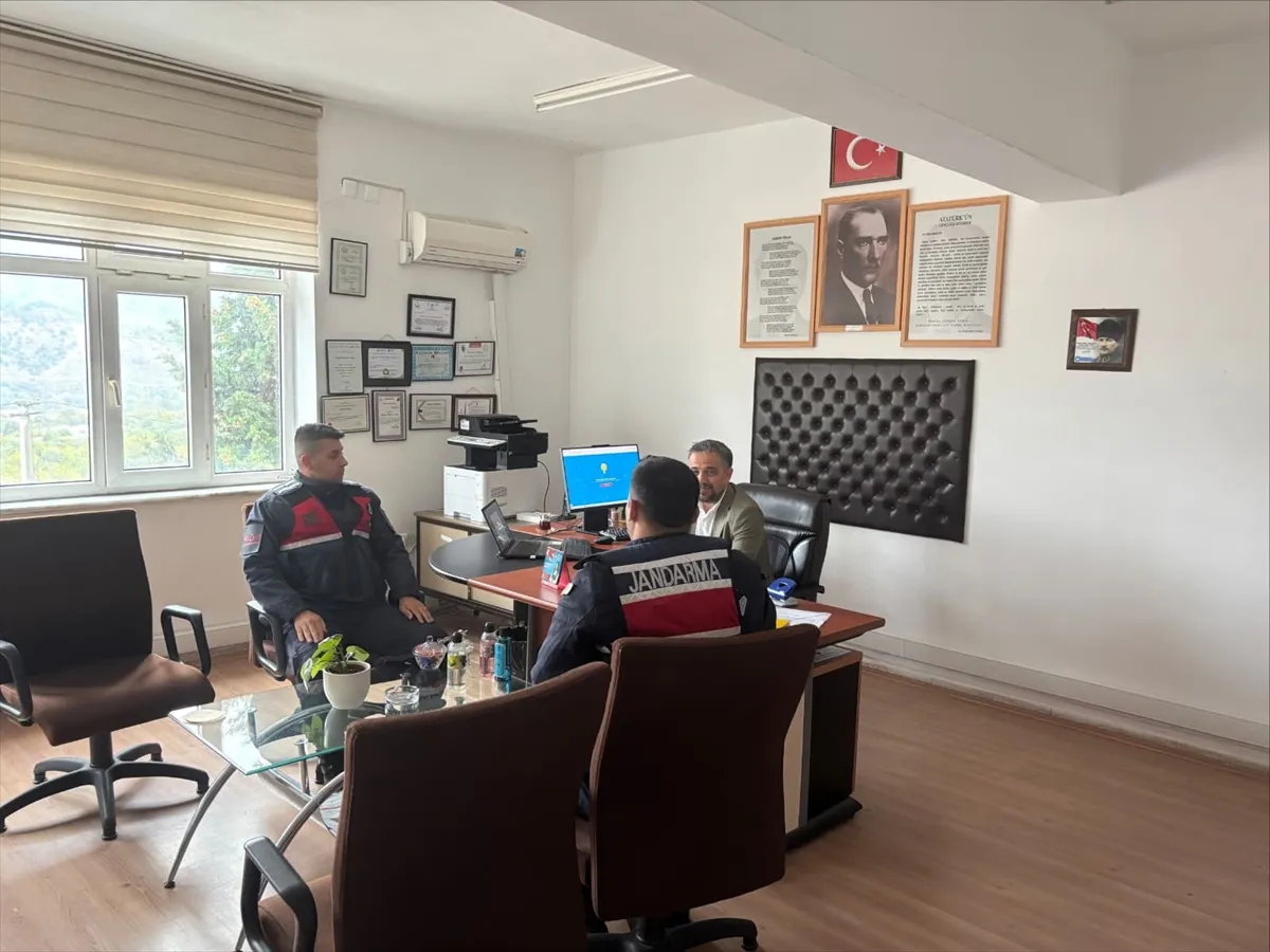 Eskişehir’de jandarma 80 okulu ve 24 servis aracını denetledi