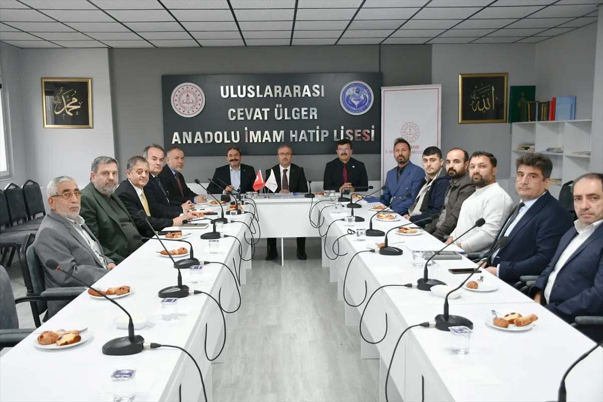 Eskişehir’de uluslararası öğrencilerin eğitim faaliyetleri değerlendirildi Eskişehir’de uluslararası öğrencilerin eğitim faaliyetleri değerlendirildi
