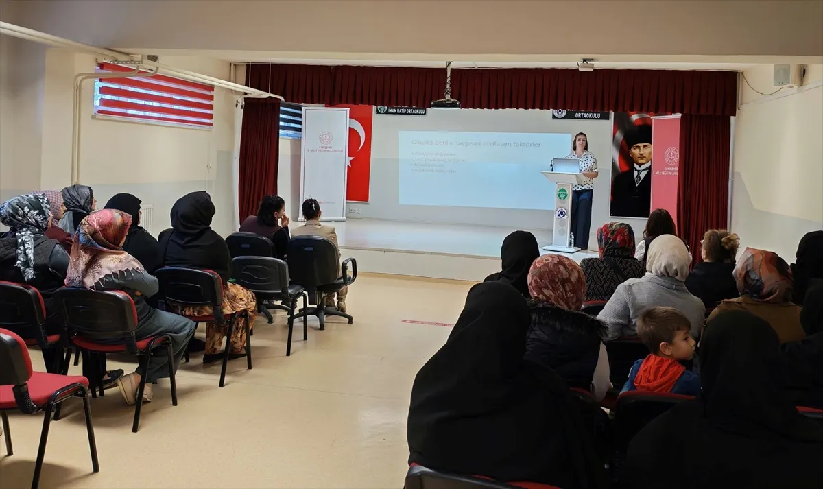 Eskişehir’de velilere çocukların benlik saygısını destekleme semineri verildi Eskişehir’de velilere çocukların benlik saygısını destekleme semineri verildi